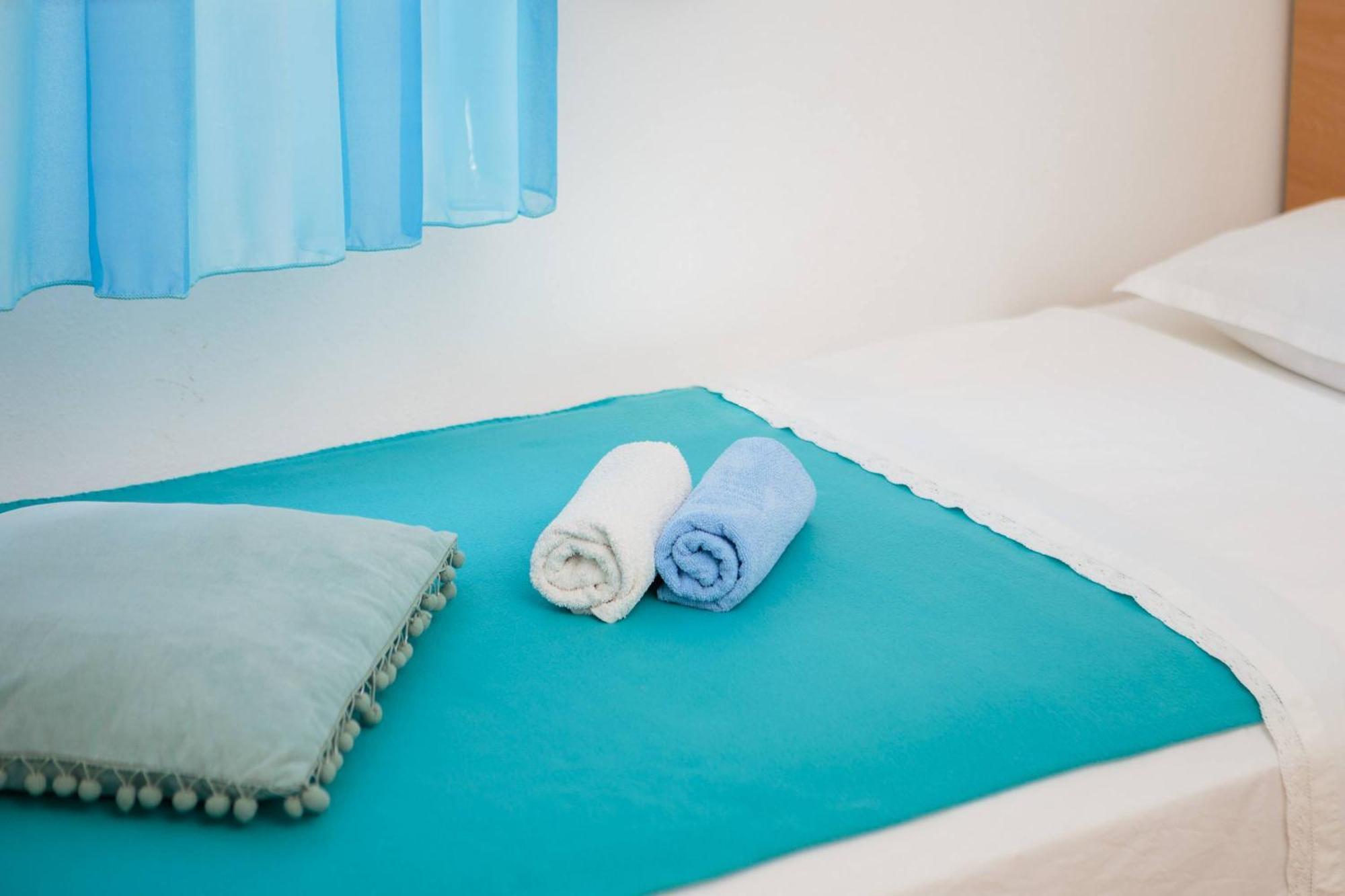 Pavao Apartments Vrboska Phòng bức ảnh