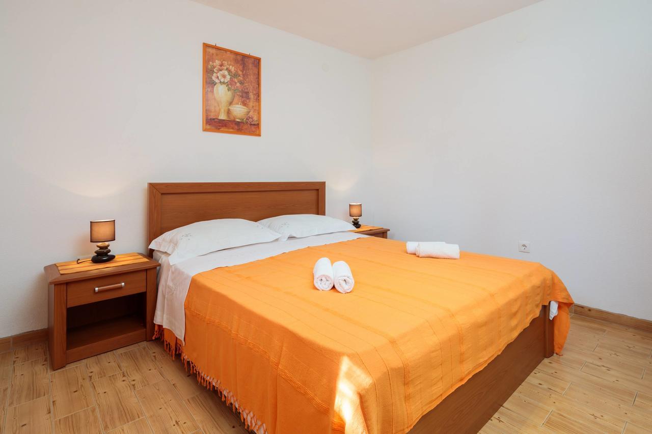 Pavao Apartments Vrboska Ngoại thất bức ảnh