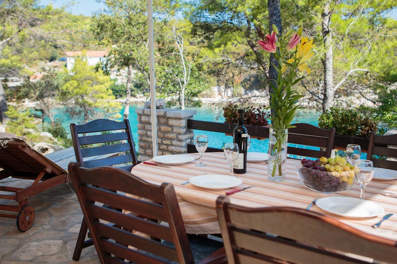 Pavao Apartments Vrboska Ngoại thất bức ảnh