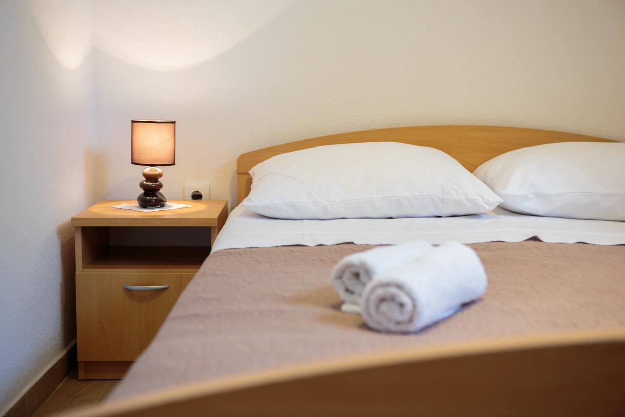 Pavao Apartments Vrboska Ngoại thất bức ảnh