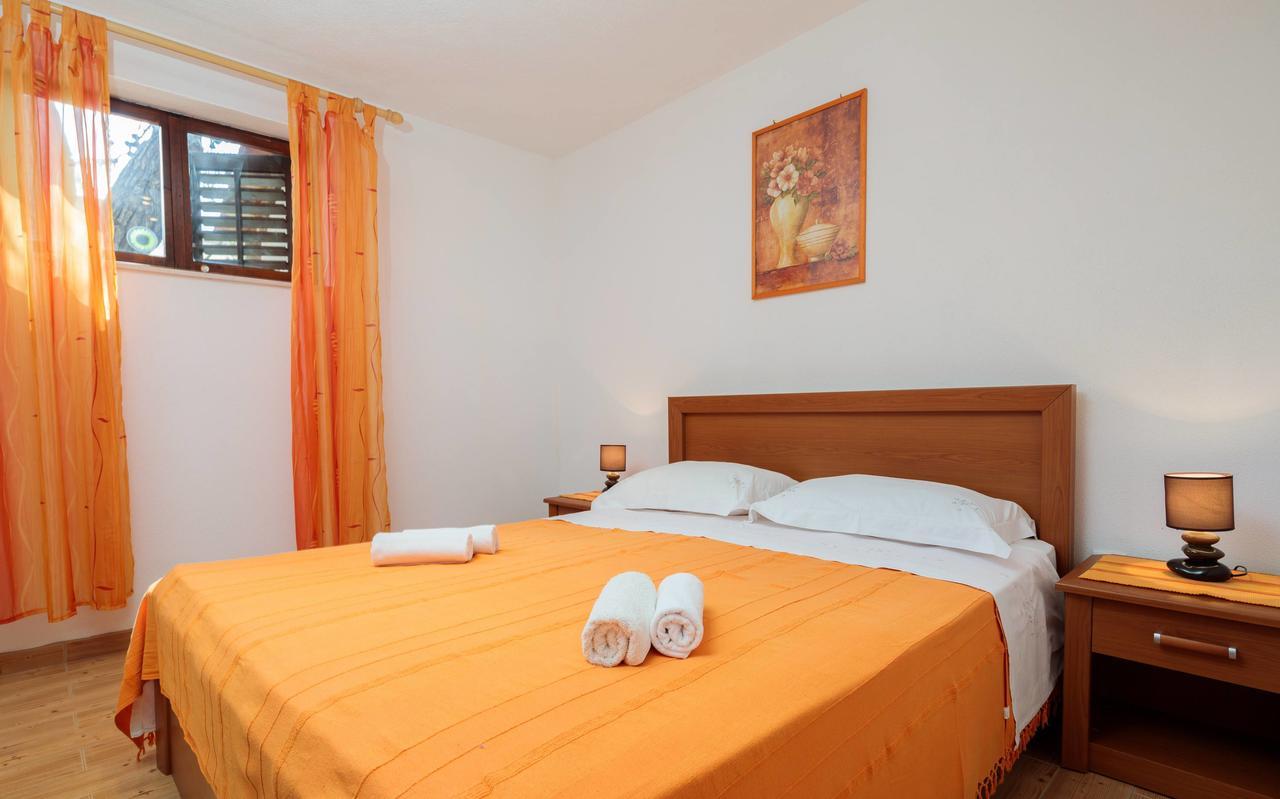 Pavao Apartments Vrboska Ngoại thất bức ảnh