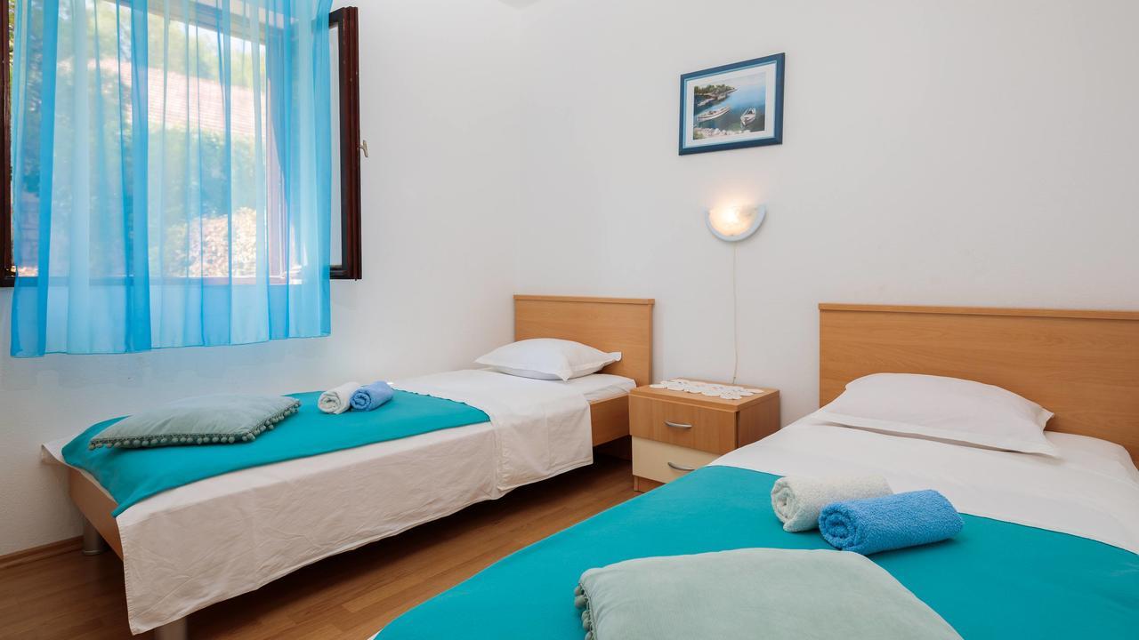 Pavao Apartments Vrboska Ngoại thất bức ảnh