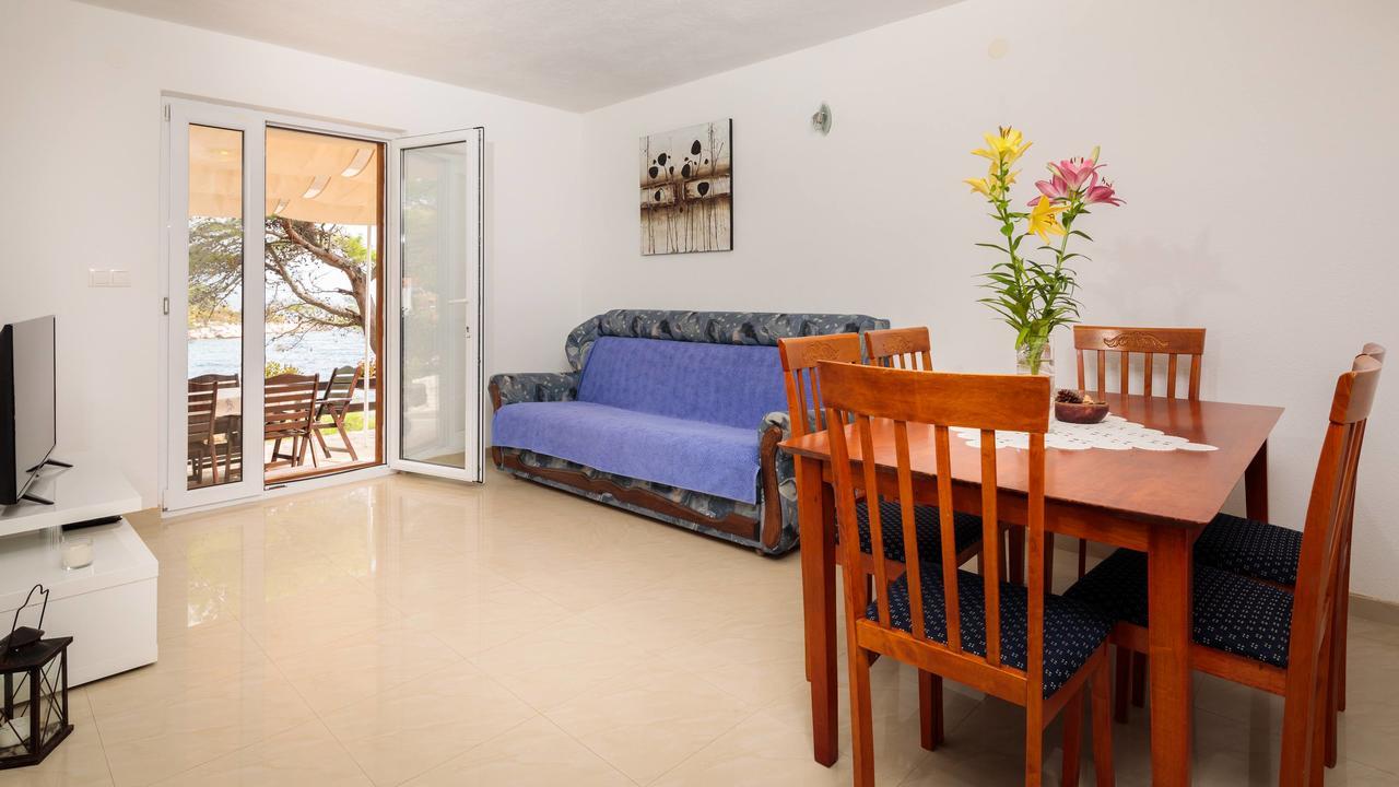 Pavao Apartments Vrboska Ngoại thất bức ảnh