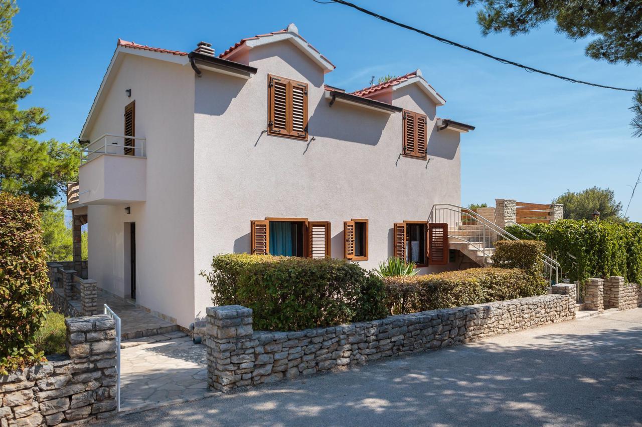 Pavao Apartments Vrboska Ngoại thất bức ảnh